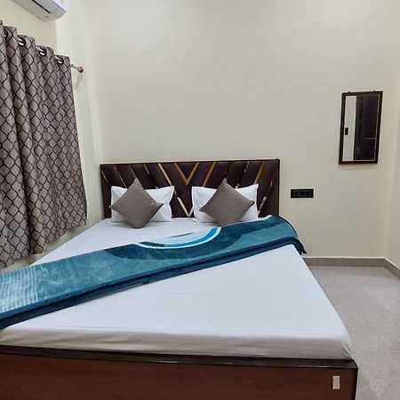 Narayani Paying Guest House Benares Buitenkant foto