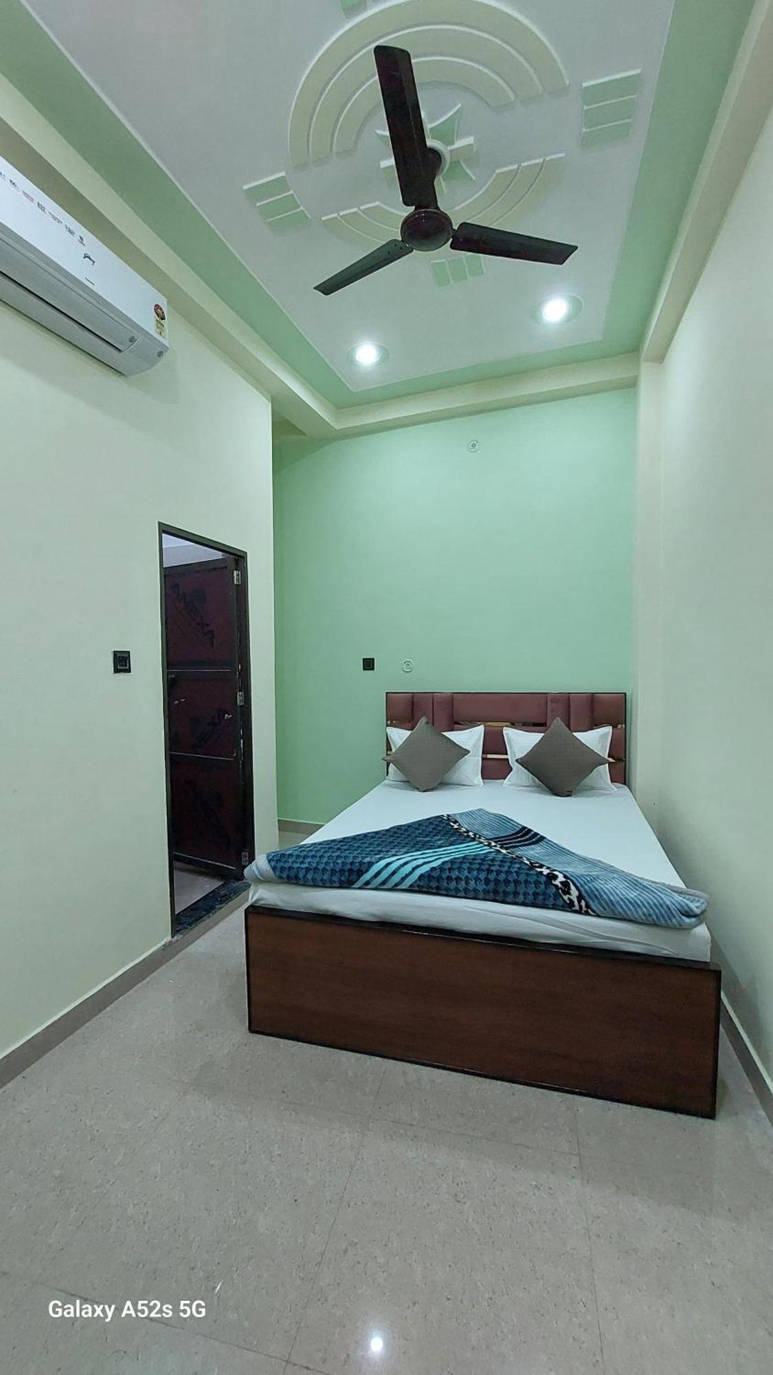 Narayani Paying Guest House Benares Buitenkant foto