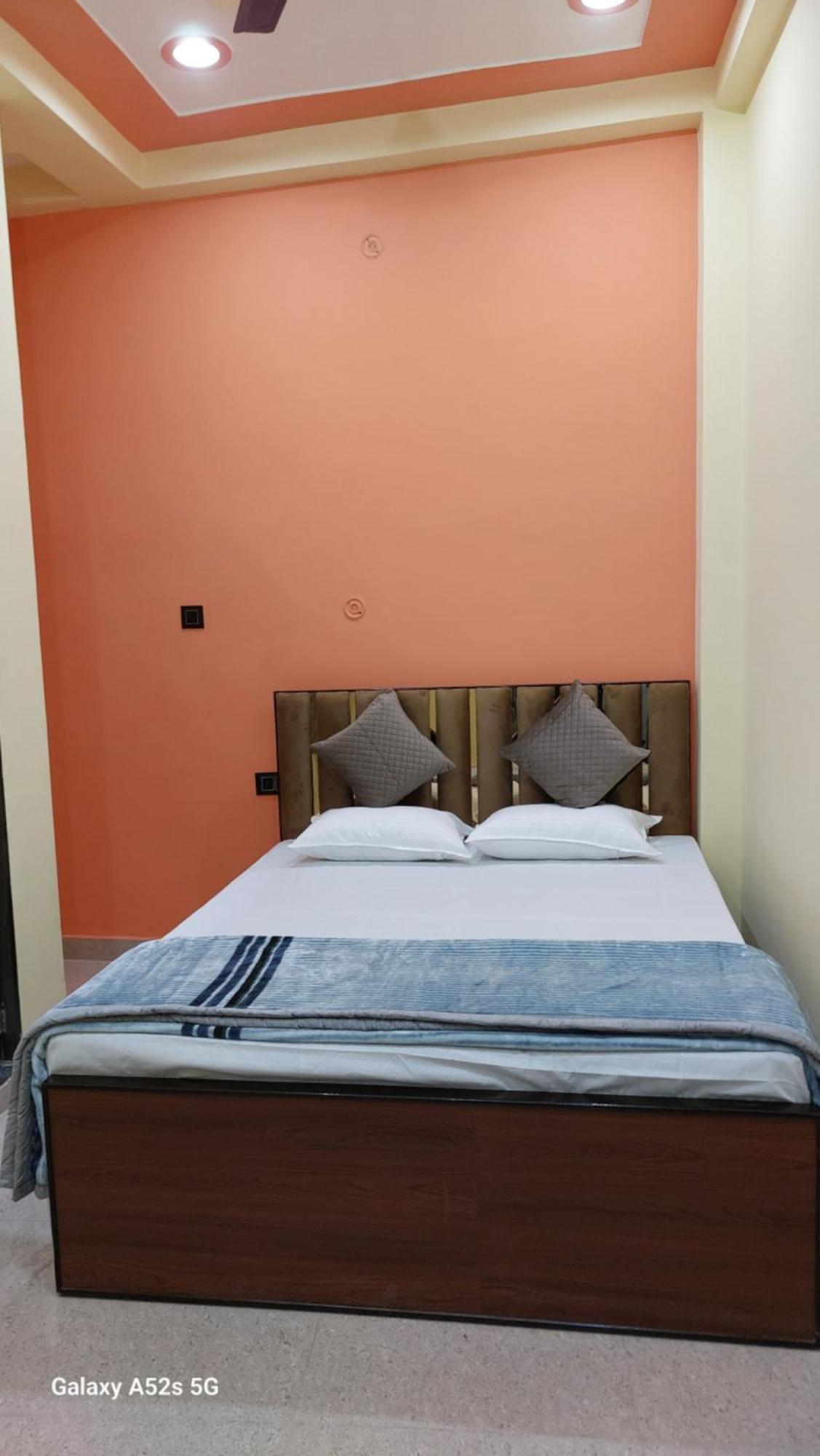 Narayani Paying Guest House Benares Buitenkant foto
