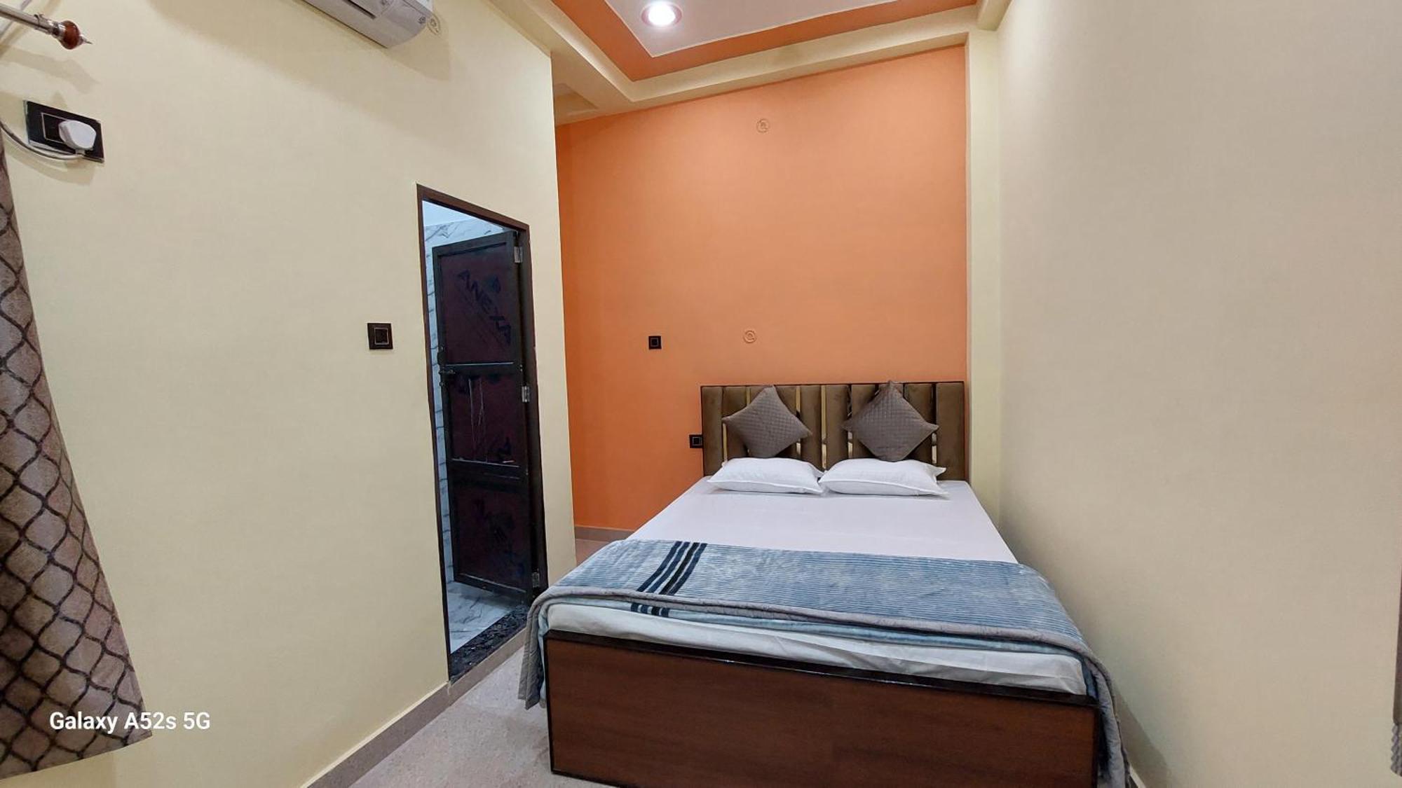 Narayani Paying Guest House Benares Buitenkant foto