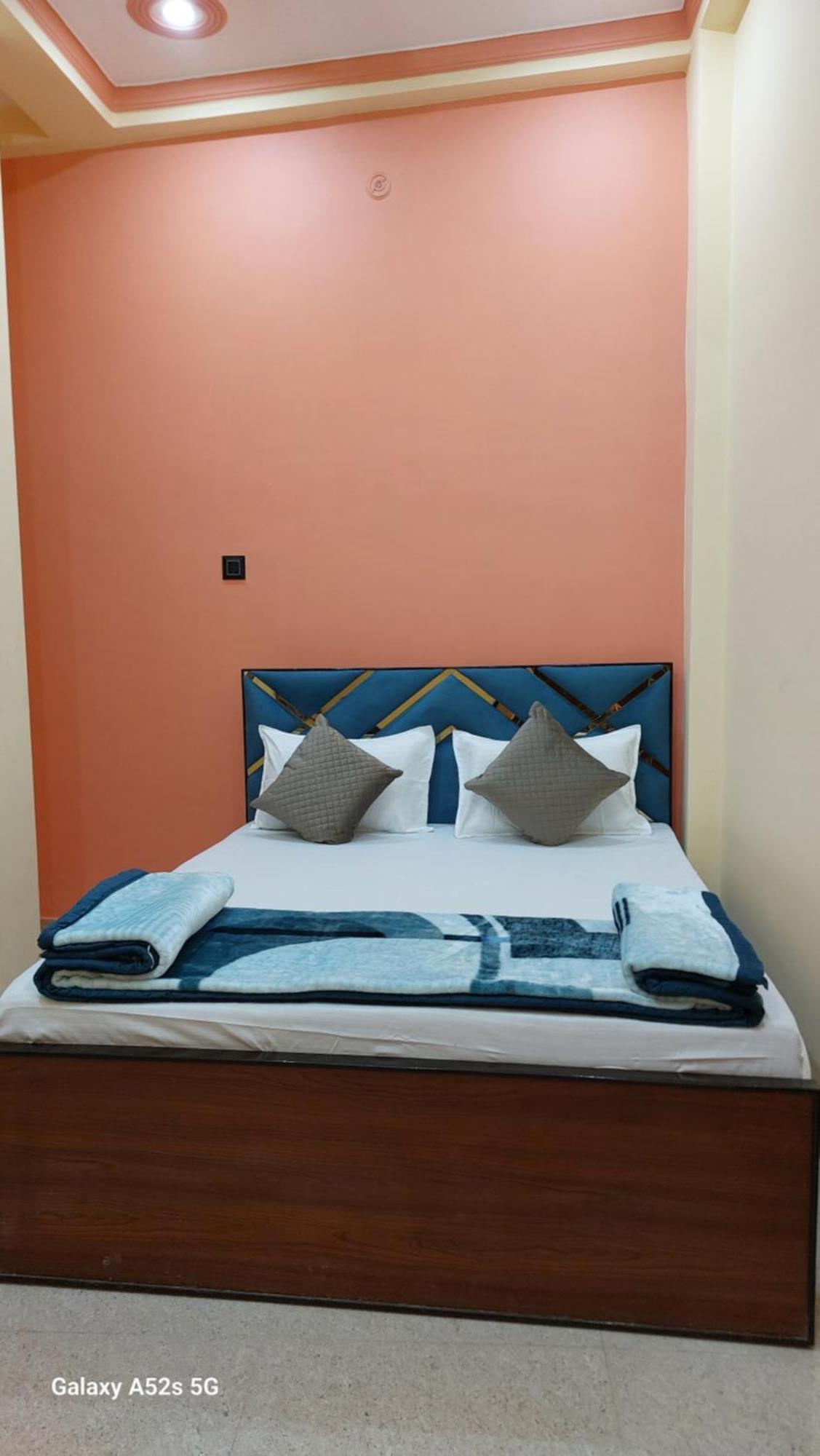 Narayani Paying Guest House Benares Buitenkant foto