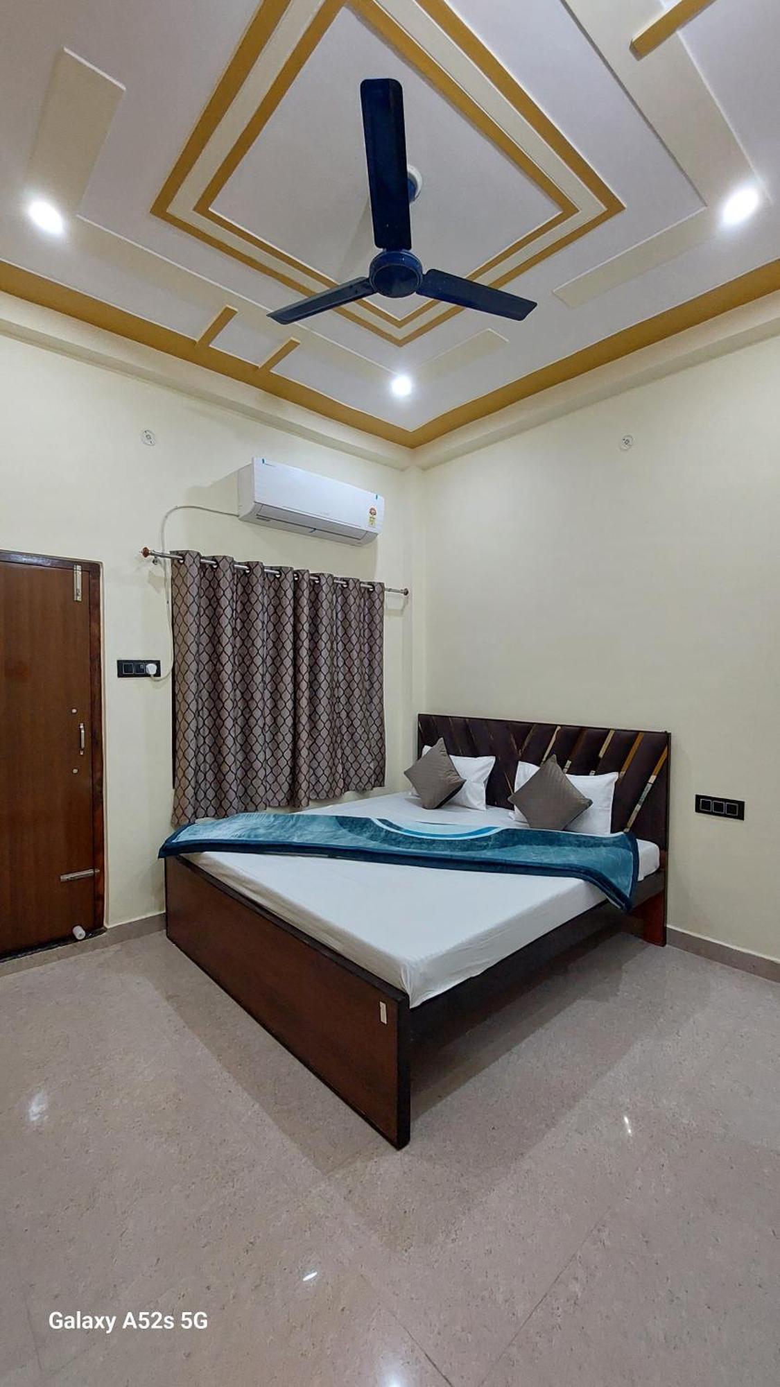 Narayani Paying Guest House Benares Buitenkant foto