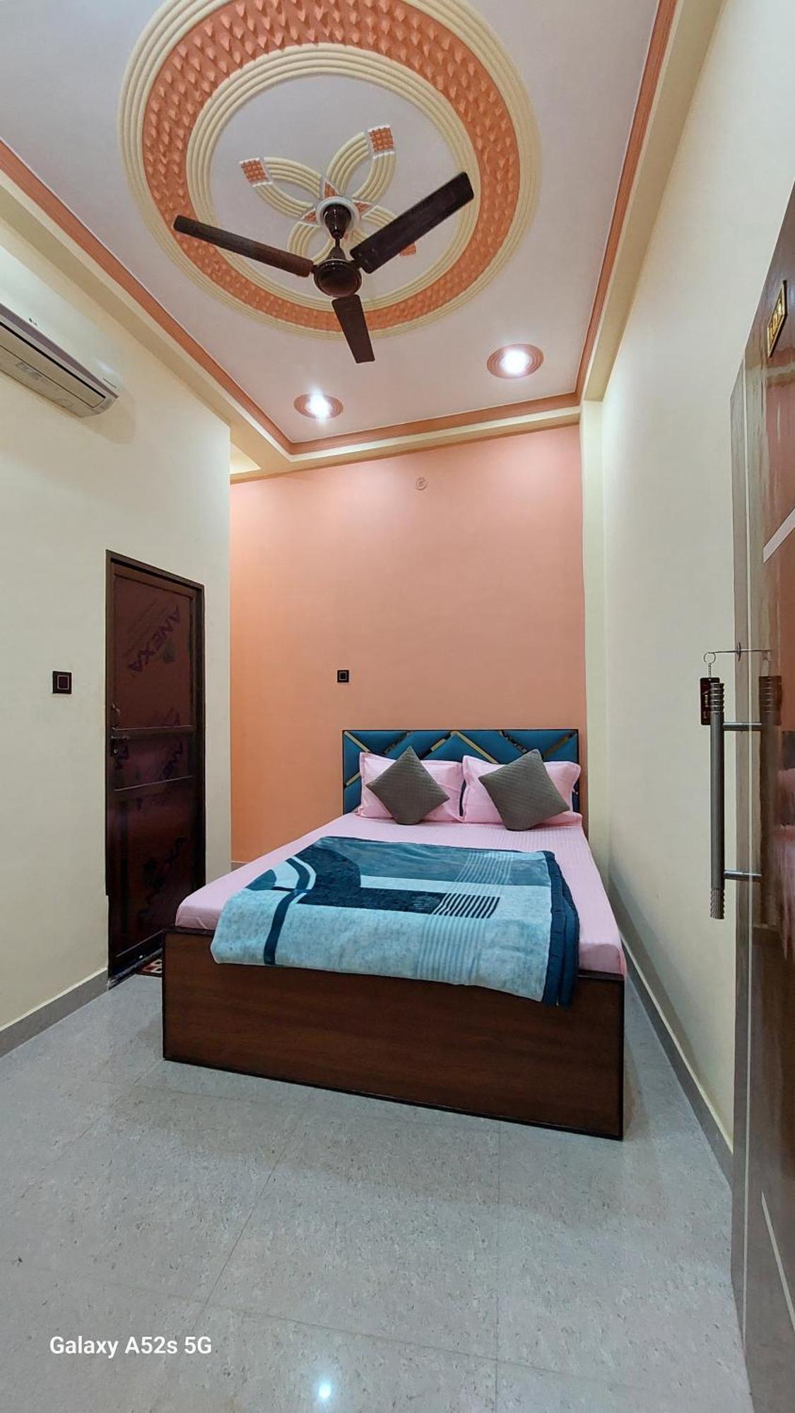 Narayani Paying Guest House Benares Buitenkant foto