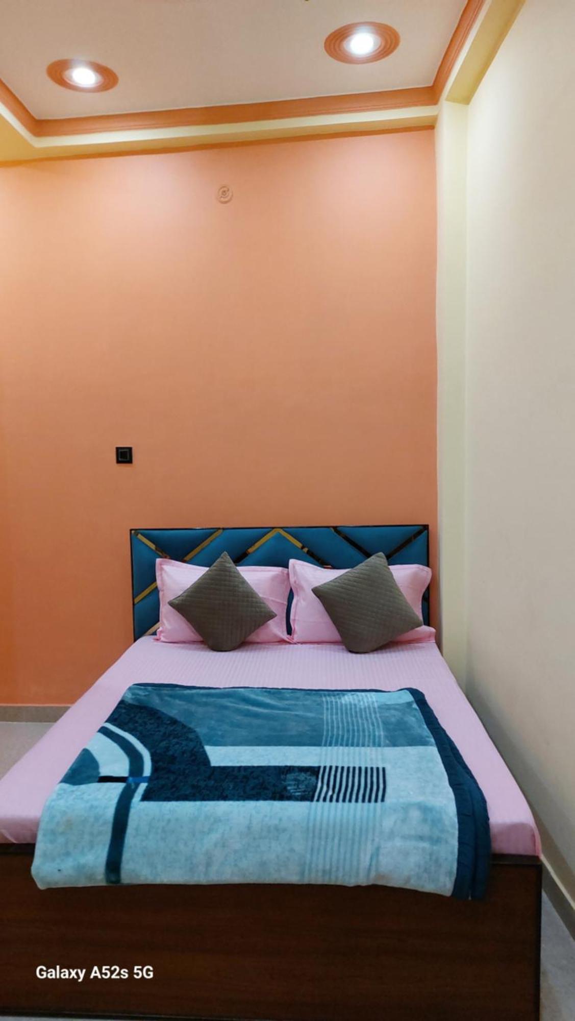Narayani Paying Guest House Benares Buitenkant foto